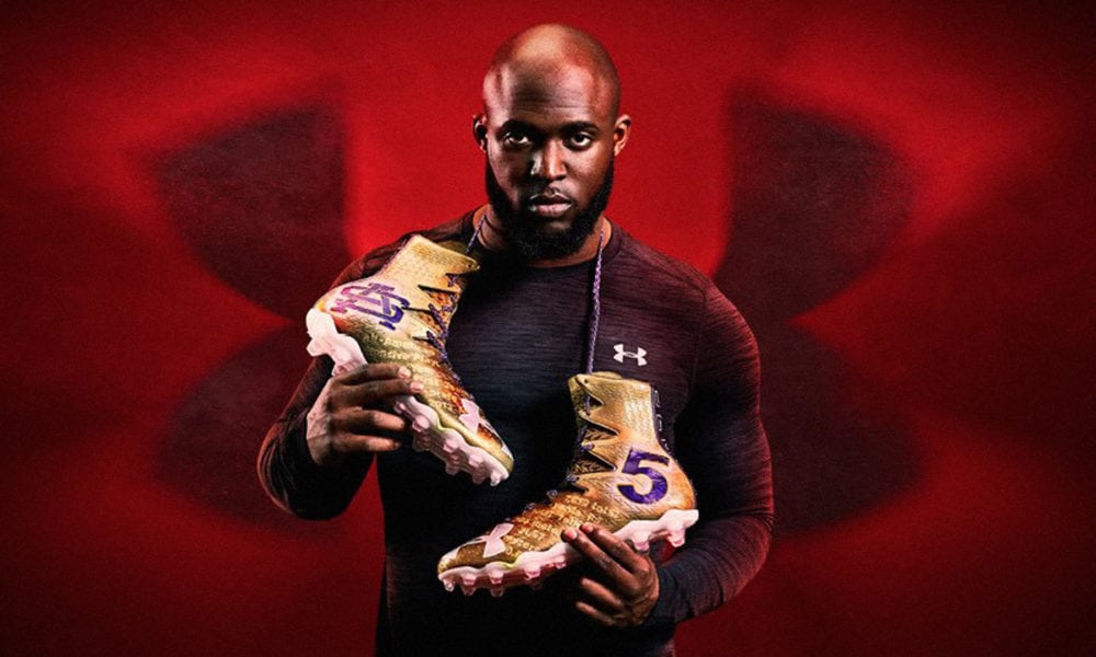 Leonard Fournette Poses with shoes